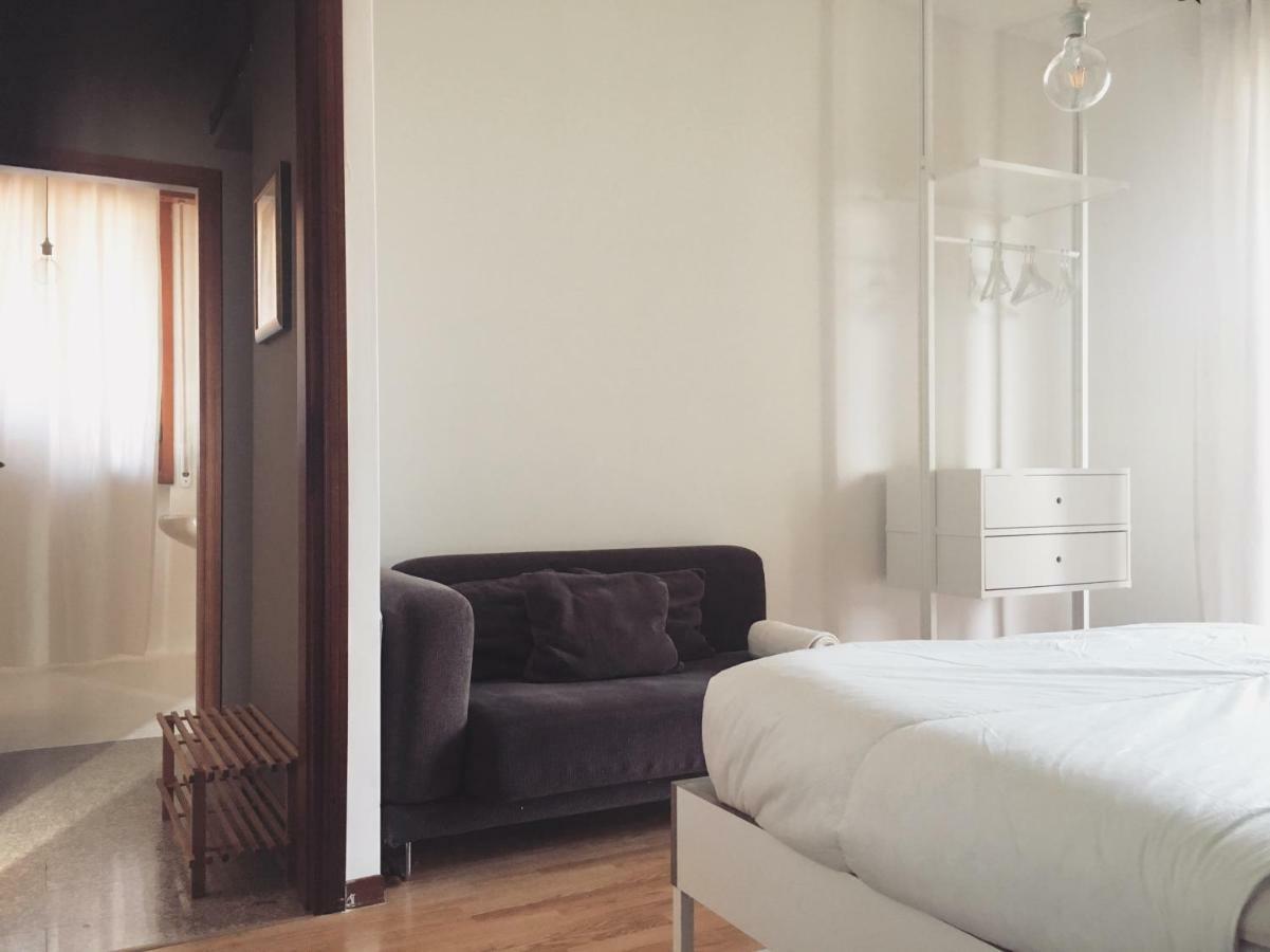 Sunny Family Apartment In Villa - Humanitas Forum Ieo 피에베엠마뉴엘레 외부 사진