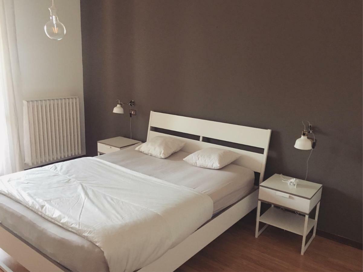 Sunny Family Apartment In Villa - Humanitas Forum Ieo 피에베엠마뉴엘레 외부 사진